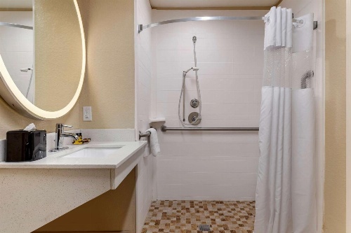Best Western Plus Galveston Suites image 1