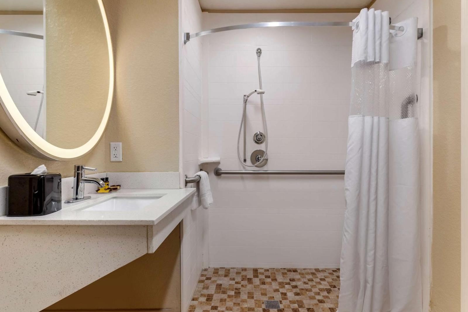 Best Western Plus Galveston Suites